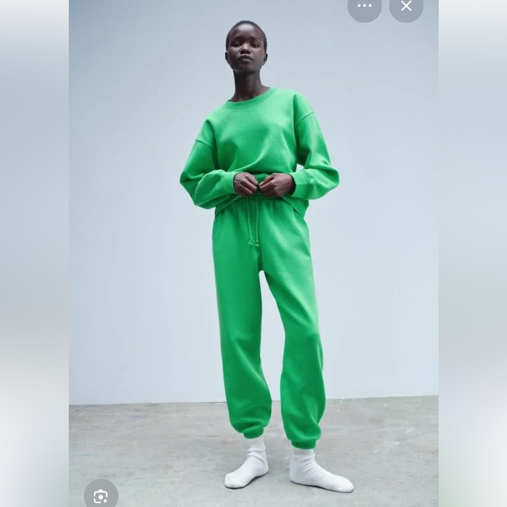 Zara Bright Green Sweatshirt & Joggers Set
